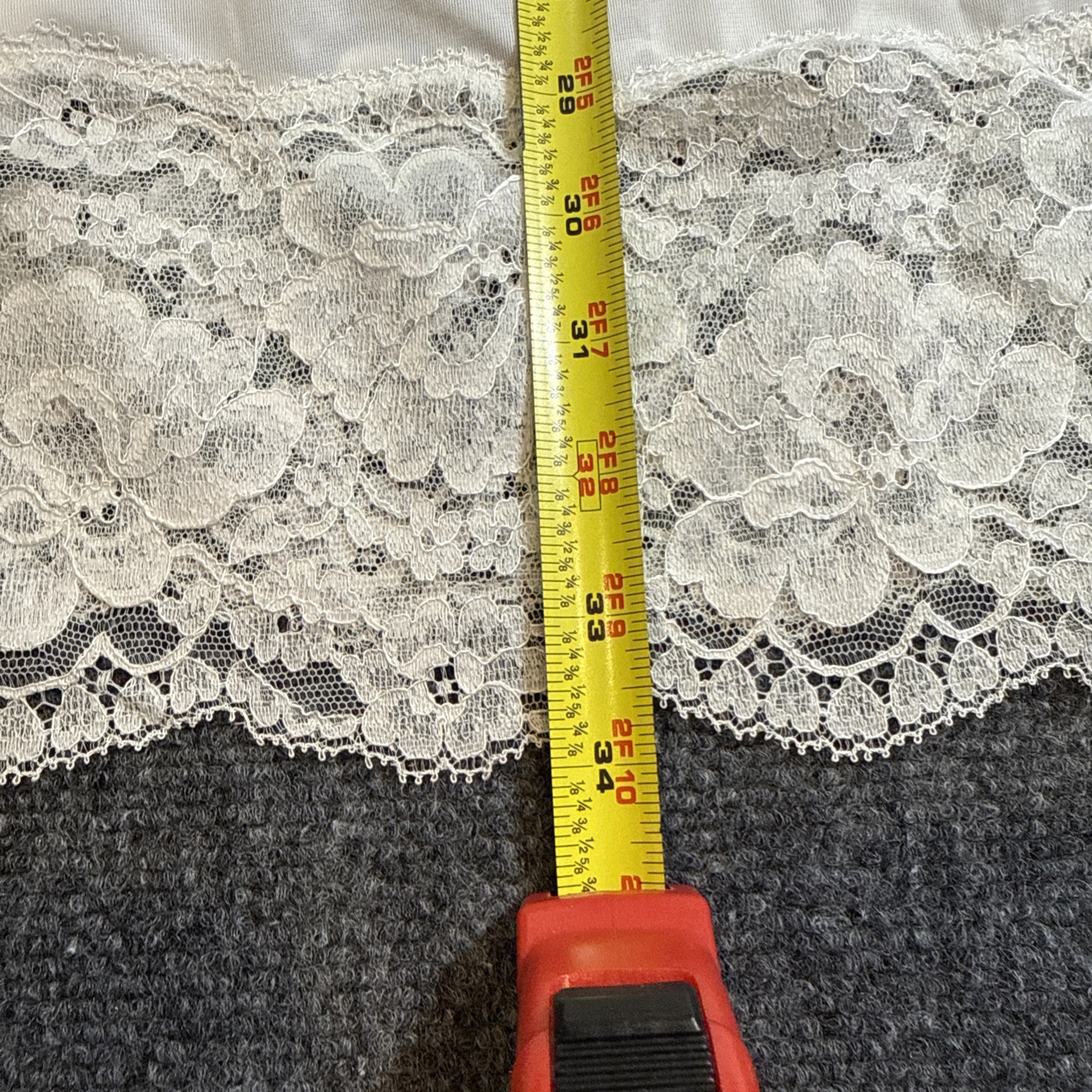 Vintage Lace Trim Pembrooke 36R 1960/70&rsquo;s Mid Century Slip Coquette White Nylon