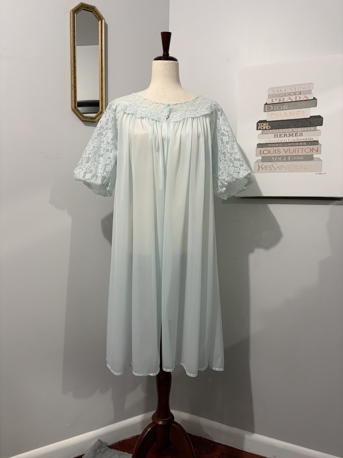 Vintage Vanity Fair Peignoir Robe With Lace Detail Fits M, L, XL