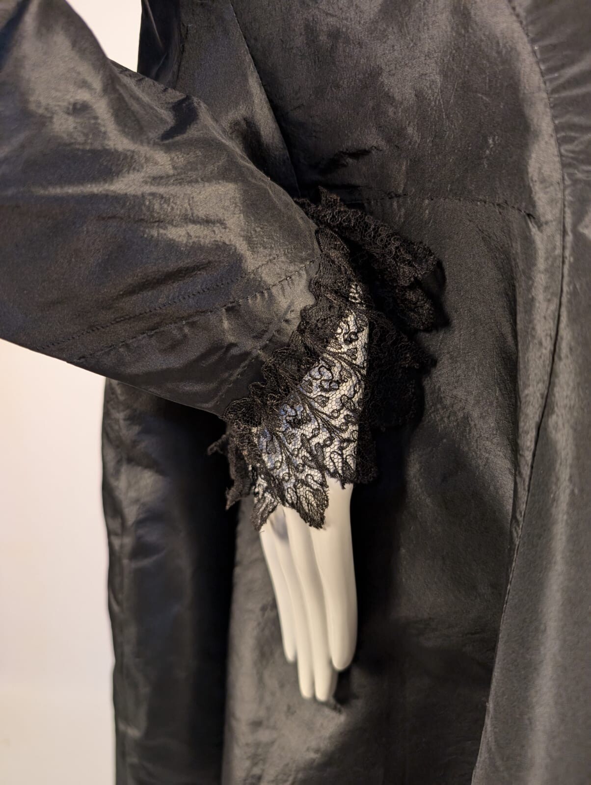 CIVIL WAR ERA BLACK SILK TAFFETA JACKET W FLARING BACK + CHANTILLY LACE CUFFS