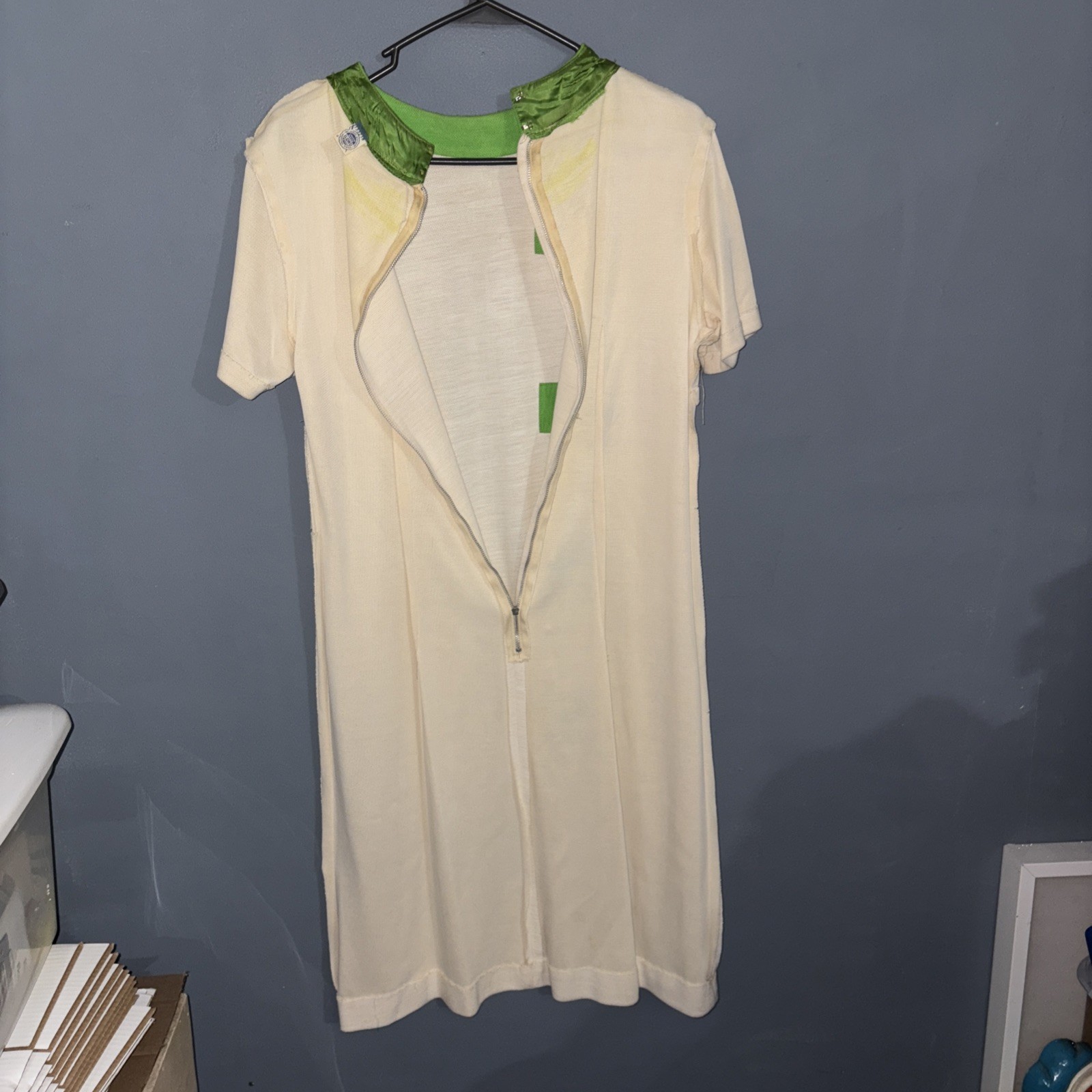 Vintage 1960’s Mod Style Knit Shift Dress Cream & Lime Green Size 16