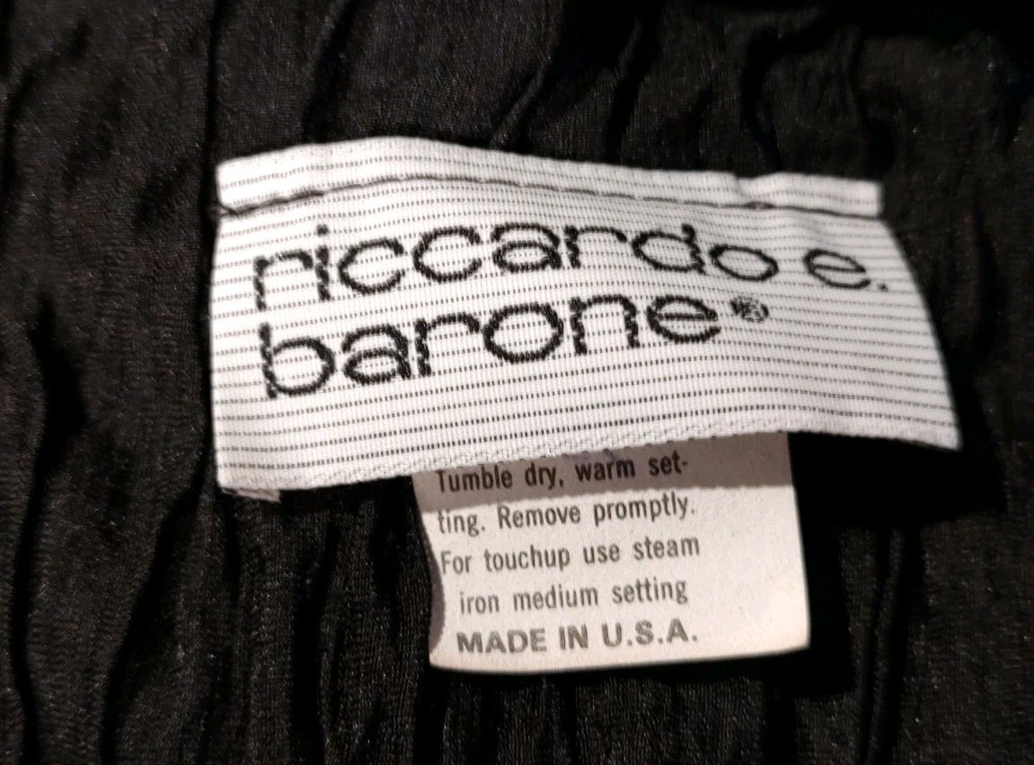 Vintage Ricardo e. Barone – Black Layered Crinkle Crepe Dress – Size 16 1/2