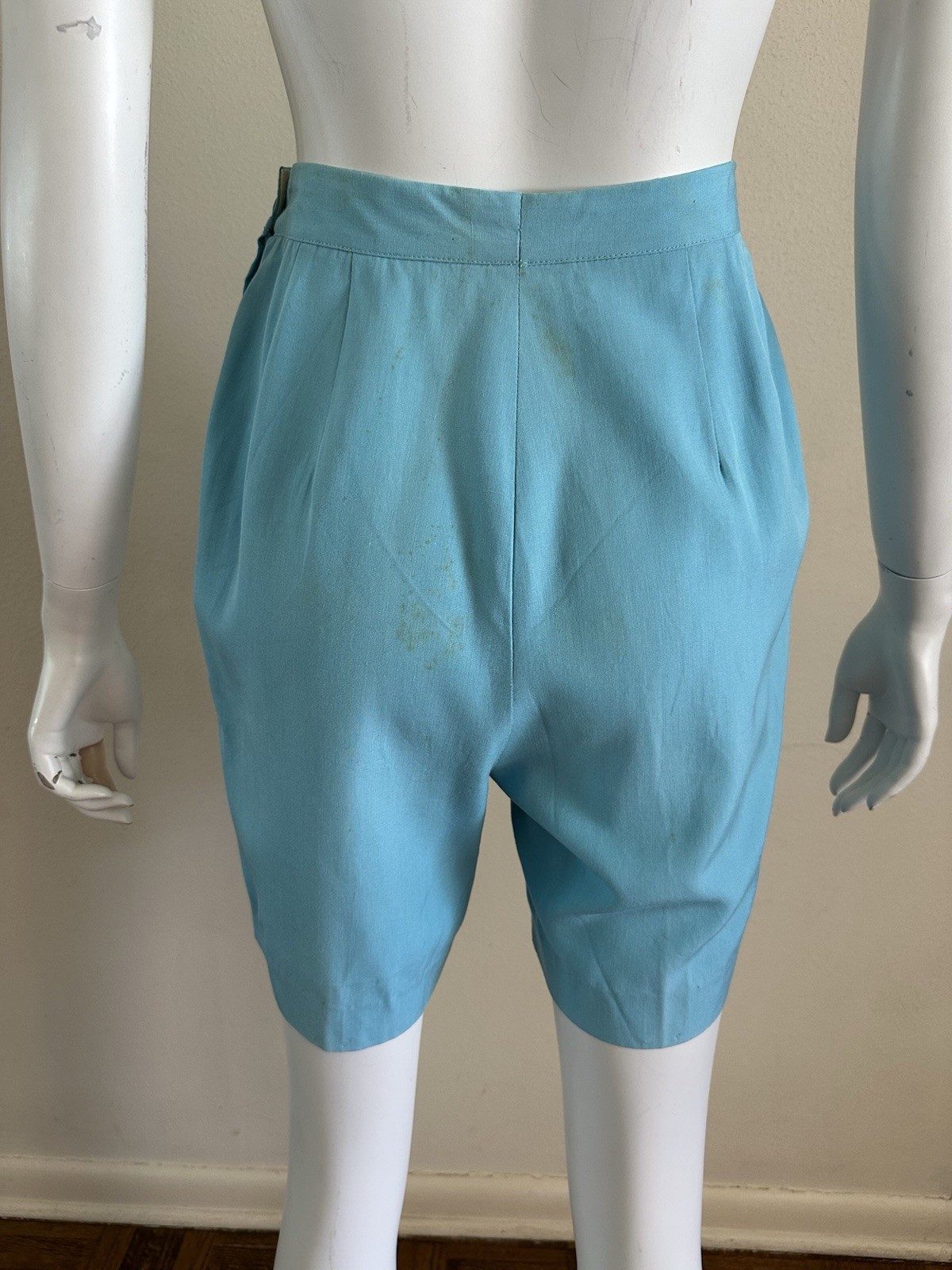 1940s Embroidered Daisy Floral Side Zip Shorts Helen Harper Rayon Resort VTG