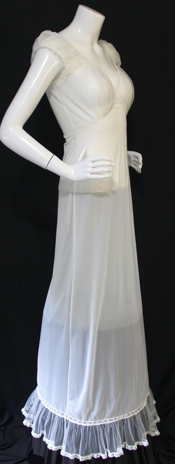 VTG 70s Pinehurst White Nylon Maxi Nightgown Sheer Bust Fitted Waist Sz 34(2-4)