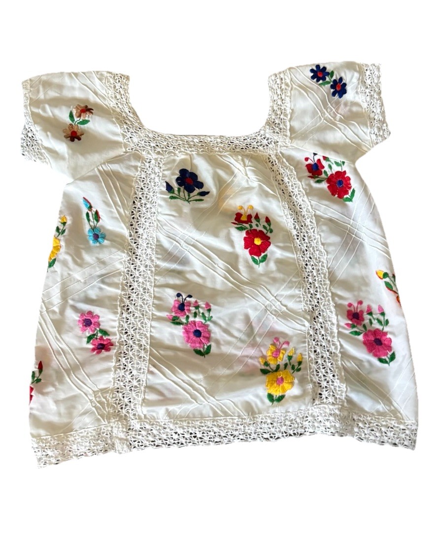 Vintage Handmade Mexican Peasant Style Embroidered White Flowered Blouse S/M