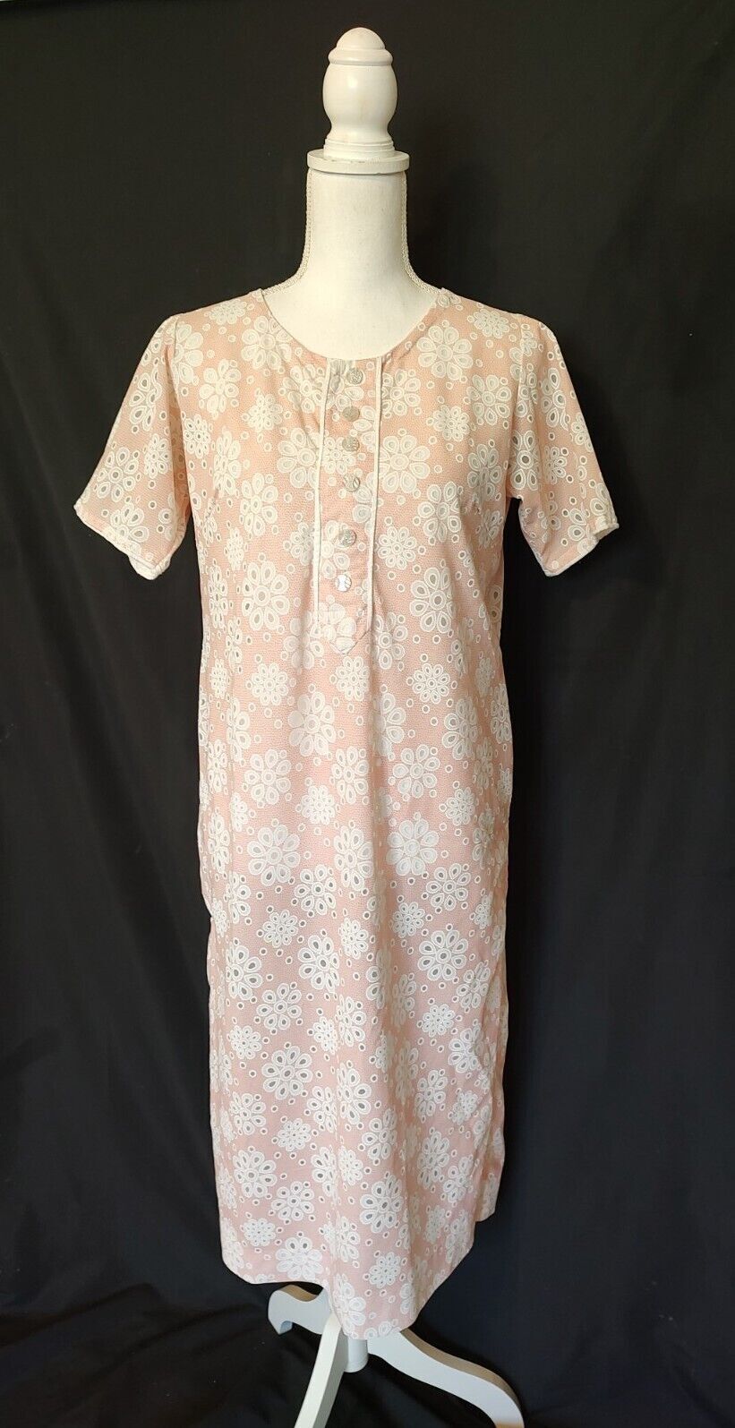 70&rsquo;s Vintage Dress Hippie Boho Pink & White Shift Flower Burnout Print M