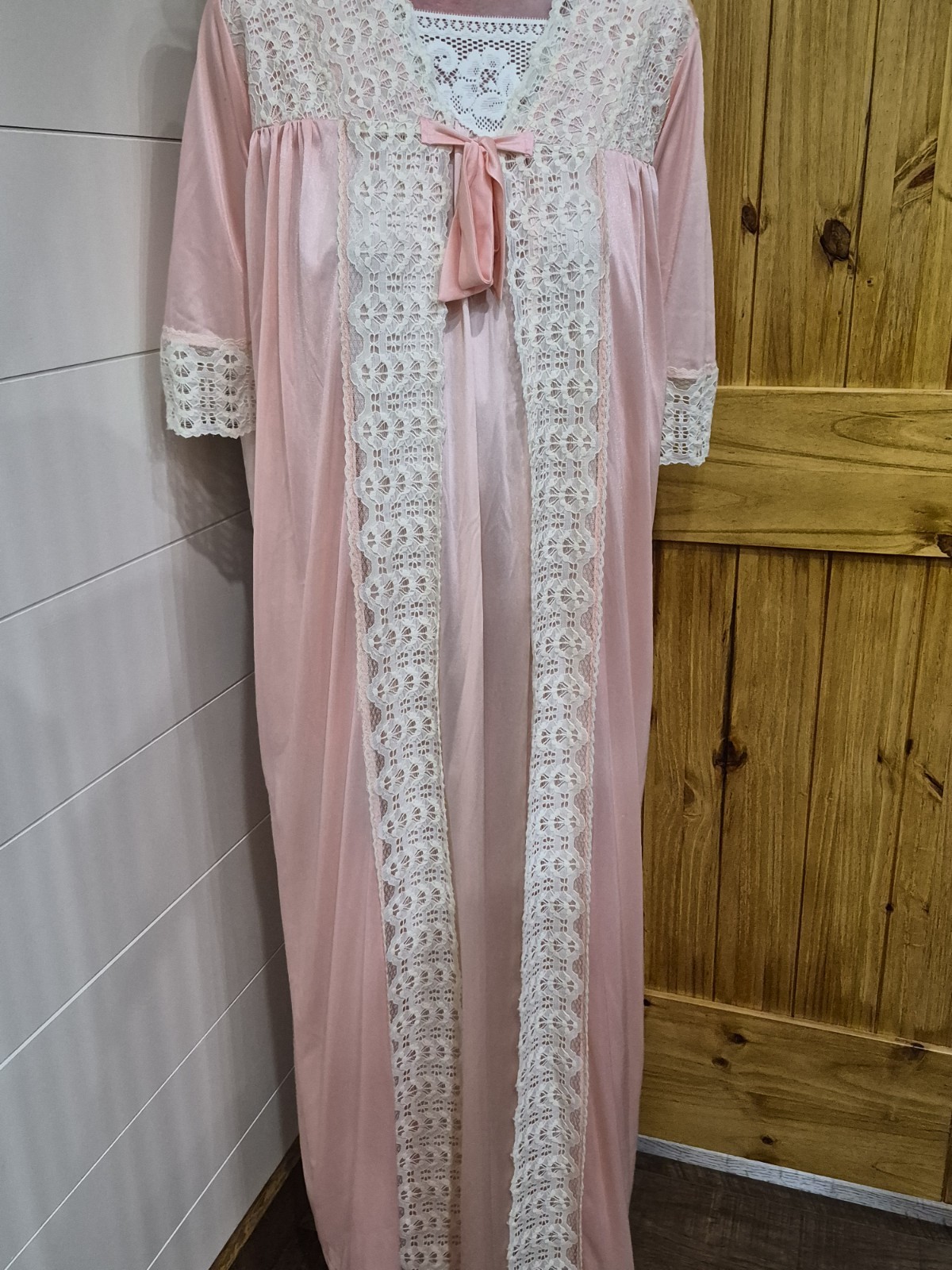 Vintage Vanity Fair 60&rsquo;s Peaches & Cream Peignoir Lingerie Set Nightgown & Robe
