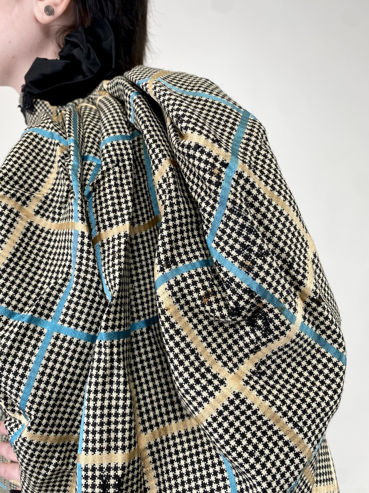 1880s plaid wool Antique Victorian bodice skirt, dress Details Balloon Sleeves