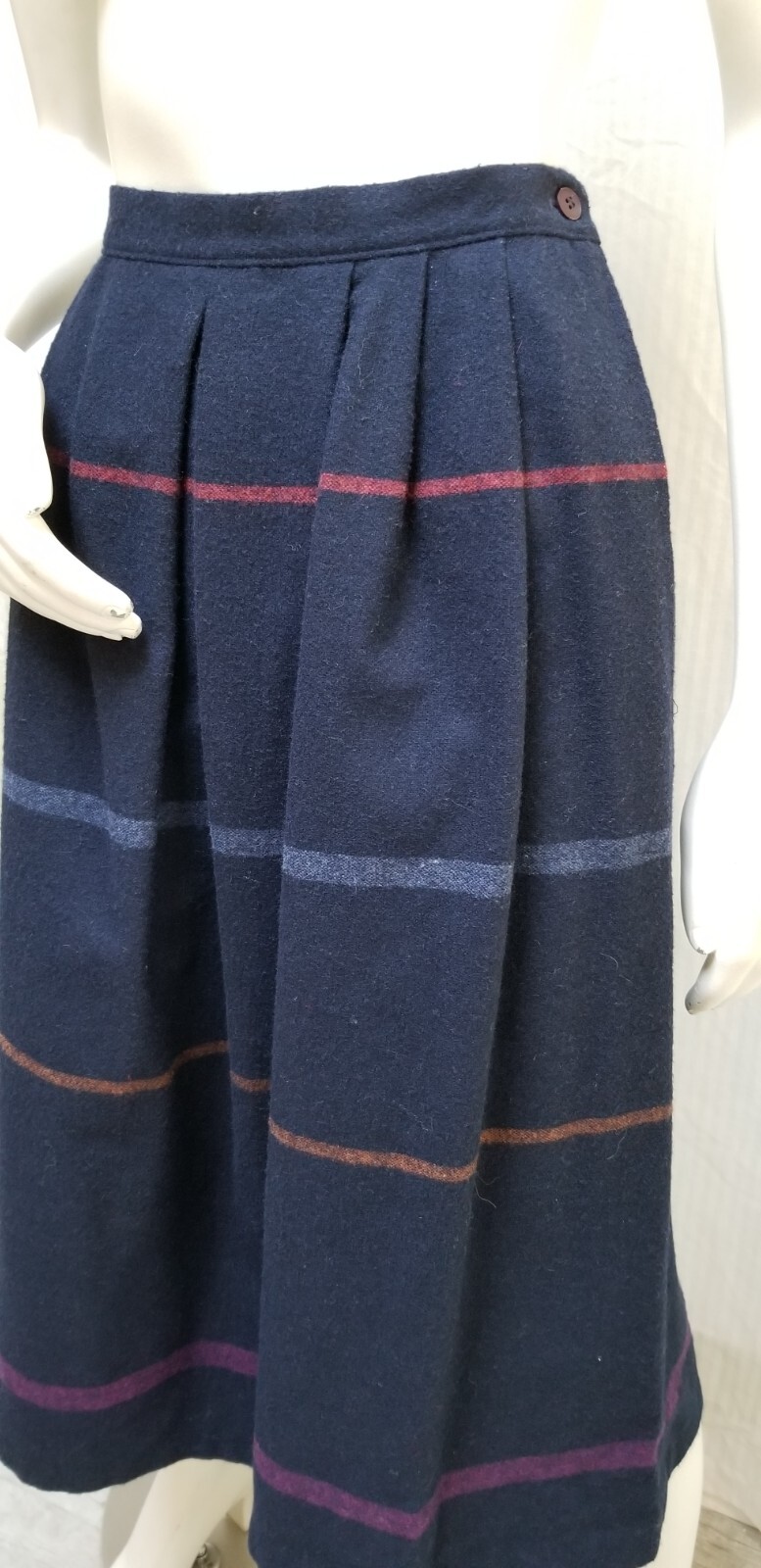 Vintage MOTIVATION Navy Blue Wool Blend Stripe Skirt – Waist 29 in. EUC