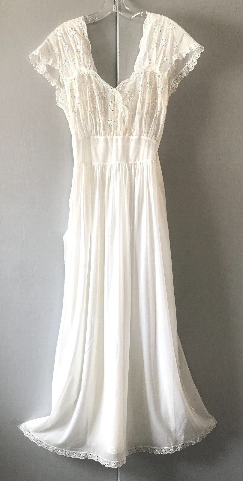 Vintage Sz 34 KEYSER Sheer Ivory Long NIGHTGOWN w/ Gorgeous EYELET TOP & TRIM