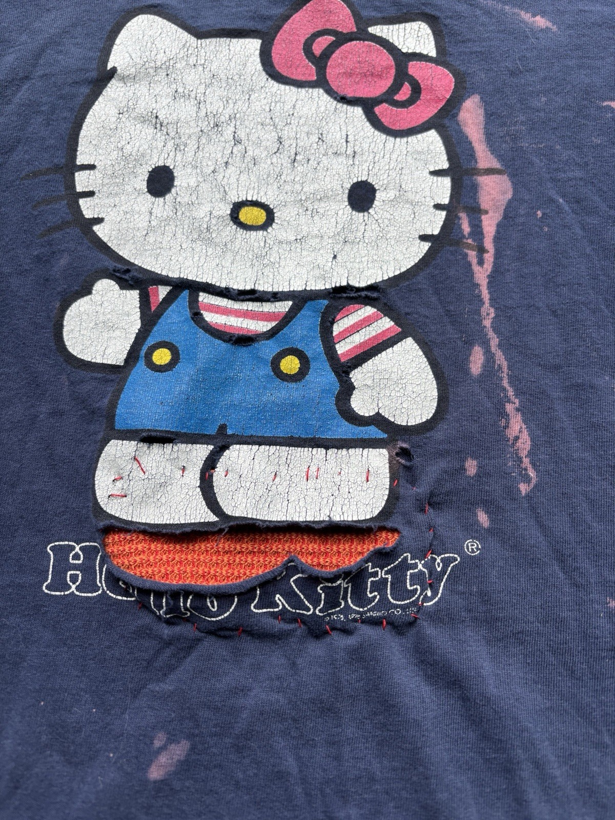 VTG 1996 Thrashed Rare HELLO KITTY Tee.single Stitch.m/L. Made USA.unisex