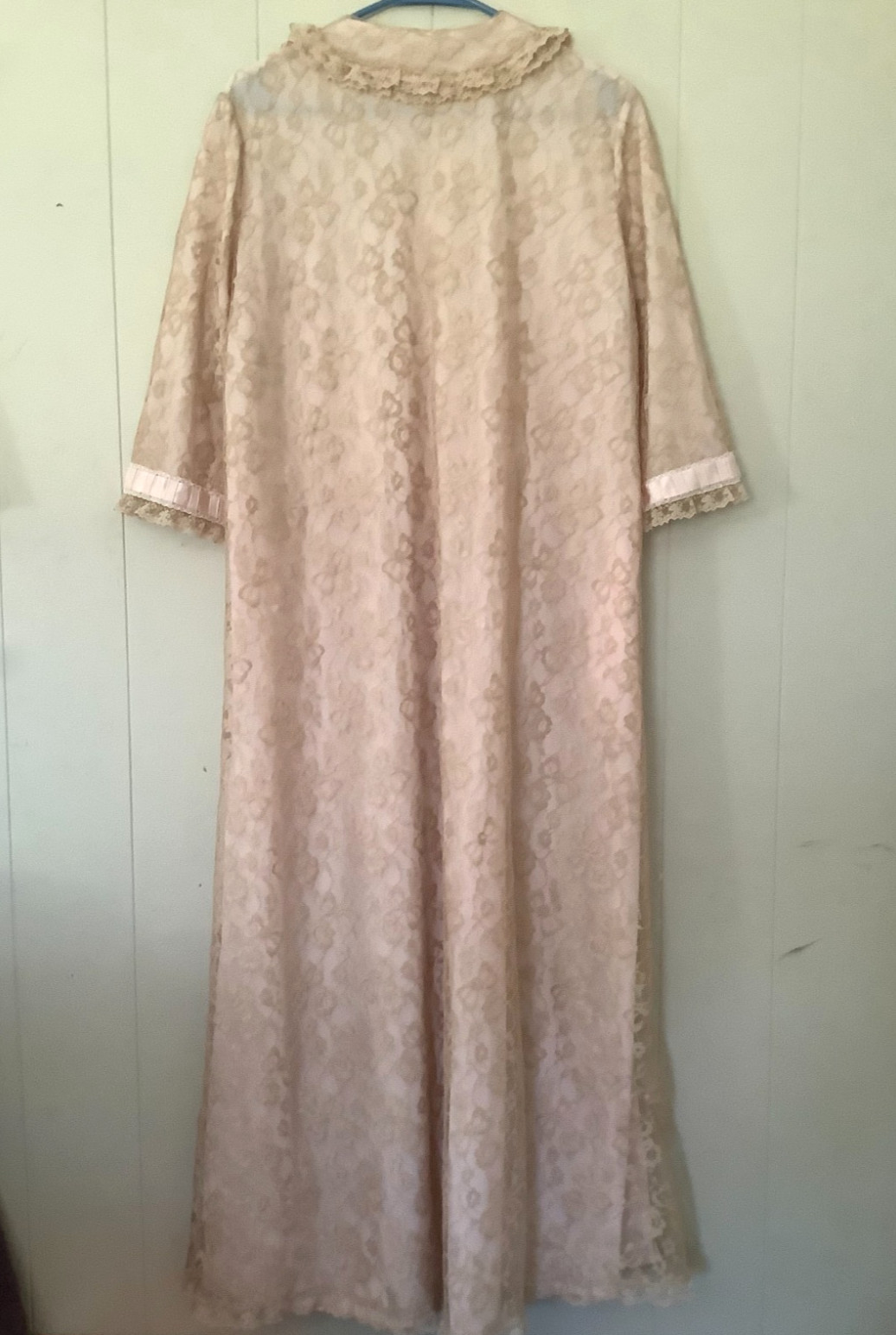 Vintage Original ODETTE BARSA Pink Lace Long Dressing Gown Robe 60s 70s Glamour
