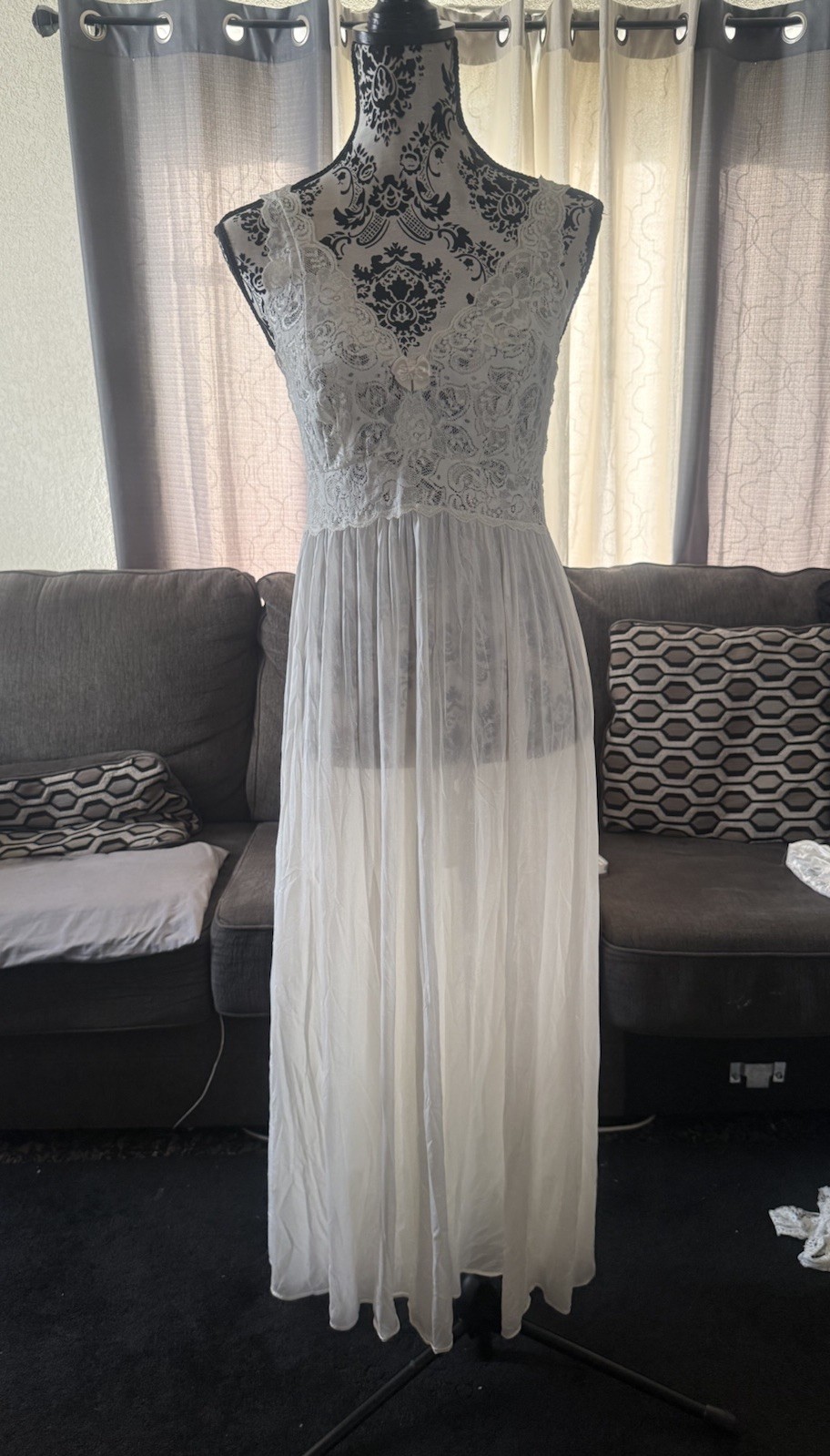 Shadowline Vintage Lace Trim Long Nightgown Sleepwear Dress V-Neck Size Medium
