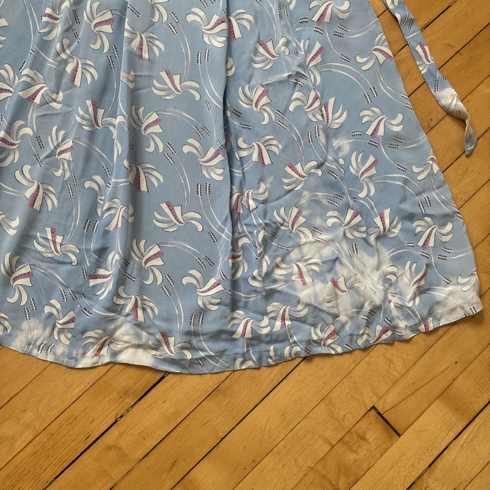 Vintage 1940&rsquo;s Blue Deco Patterned Crepe Dress Gio Model 27&Prime; waist AS IS