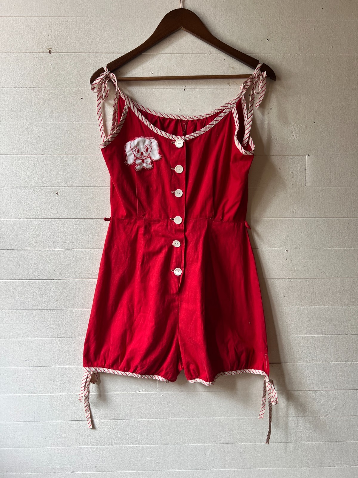 Vintage 1950s PLAYSUIT Romper Jumpsuit Cute Dog Patch – 36x28x27 – AR FL