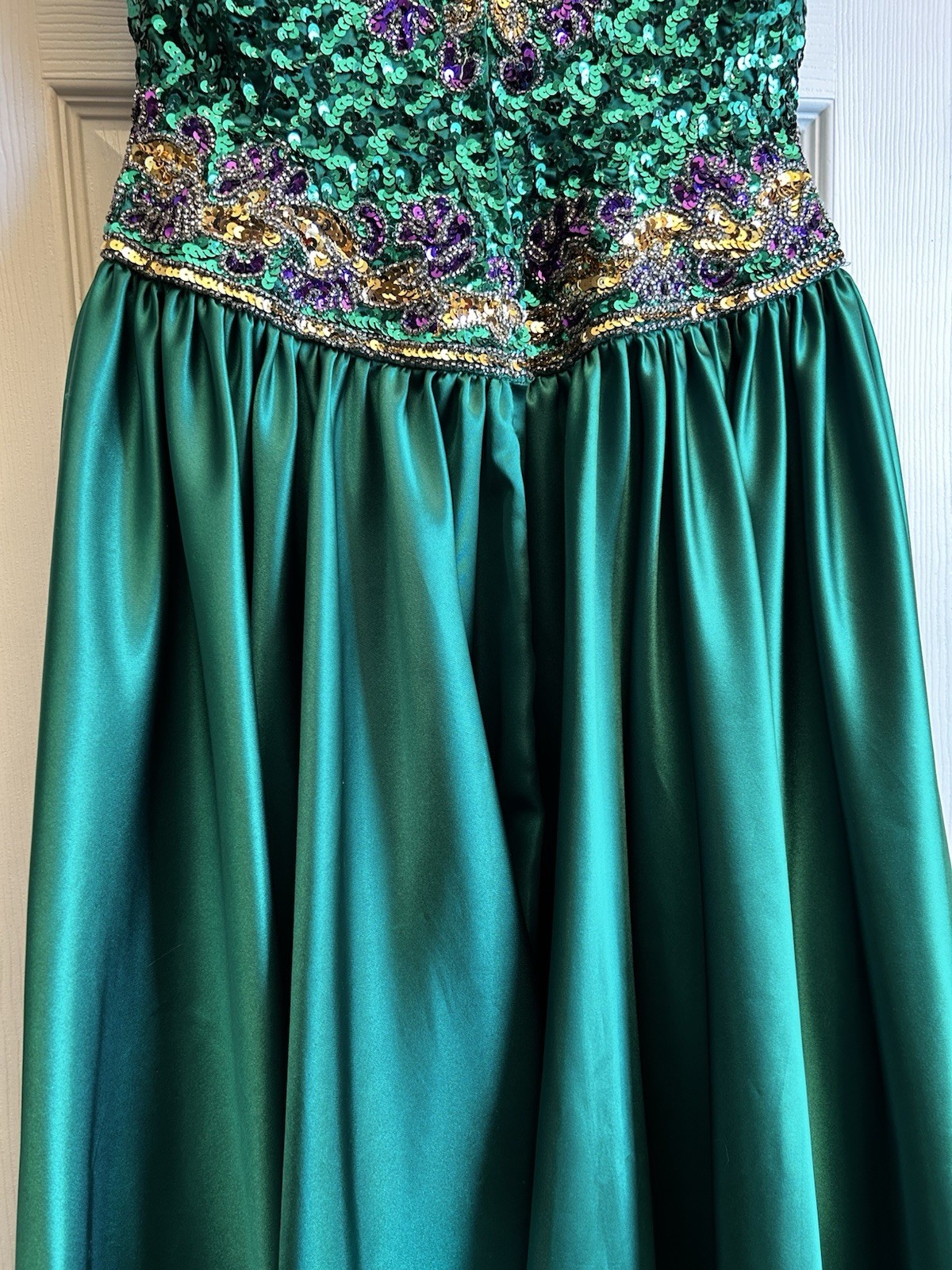 mike benet dress emerald green sequins Mardi Gras Ball Size 8 St. Patrick’s Day
