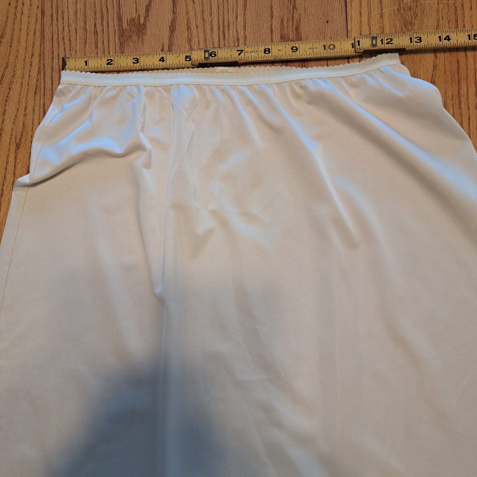 Vtg Shadowline Half Slip Off White Scalloped Lace Hem Medium Tall USA