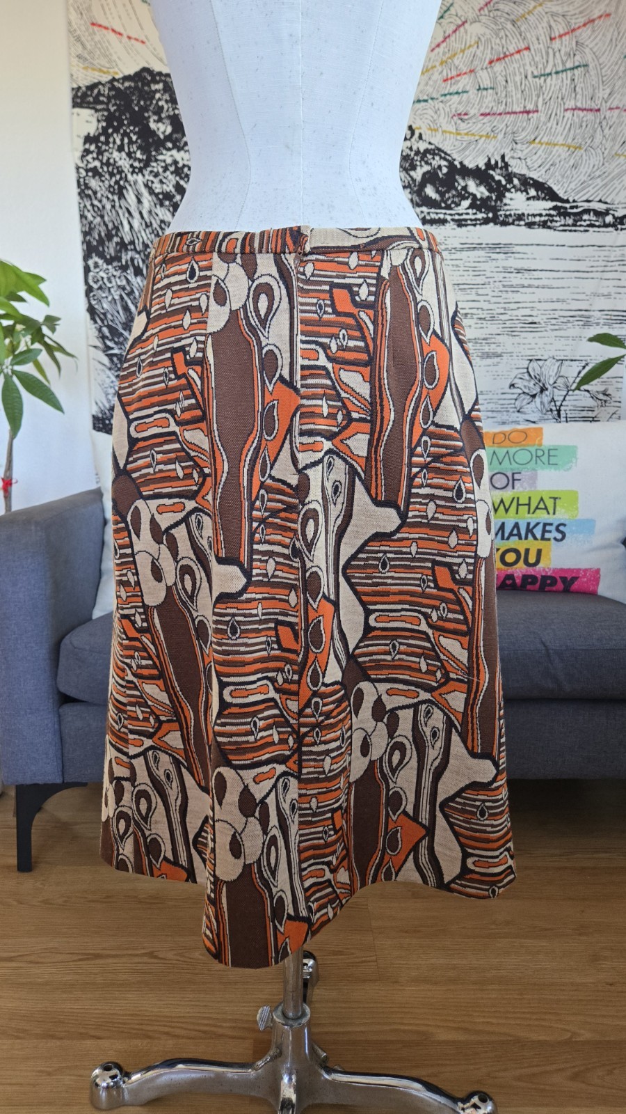 Vintage Handmade 70&rsquo;s print skirt size medium Mod GoGo 28 inches waistline