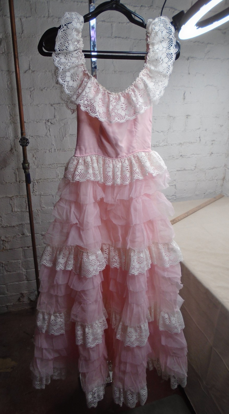 60s-70&rsquo;s Nadine Dress Womens Cream Formal Daisys Tiered Ruffle Prom/Wedding