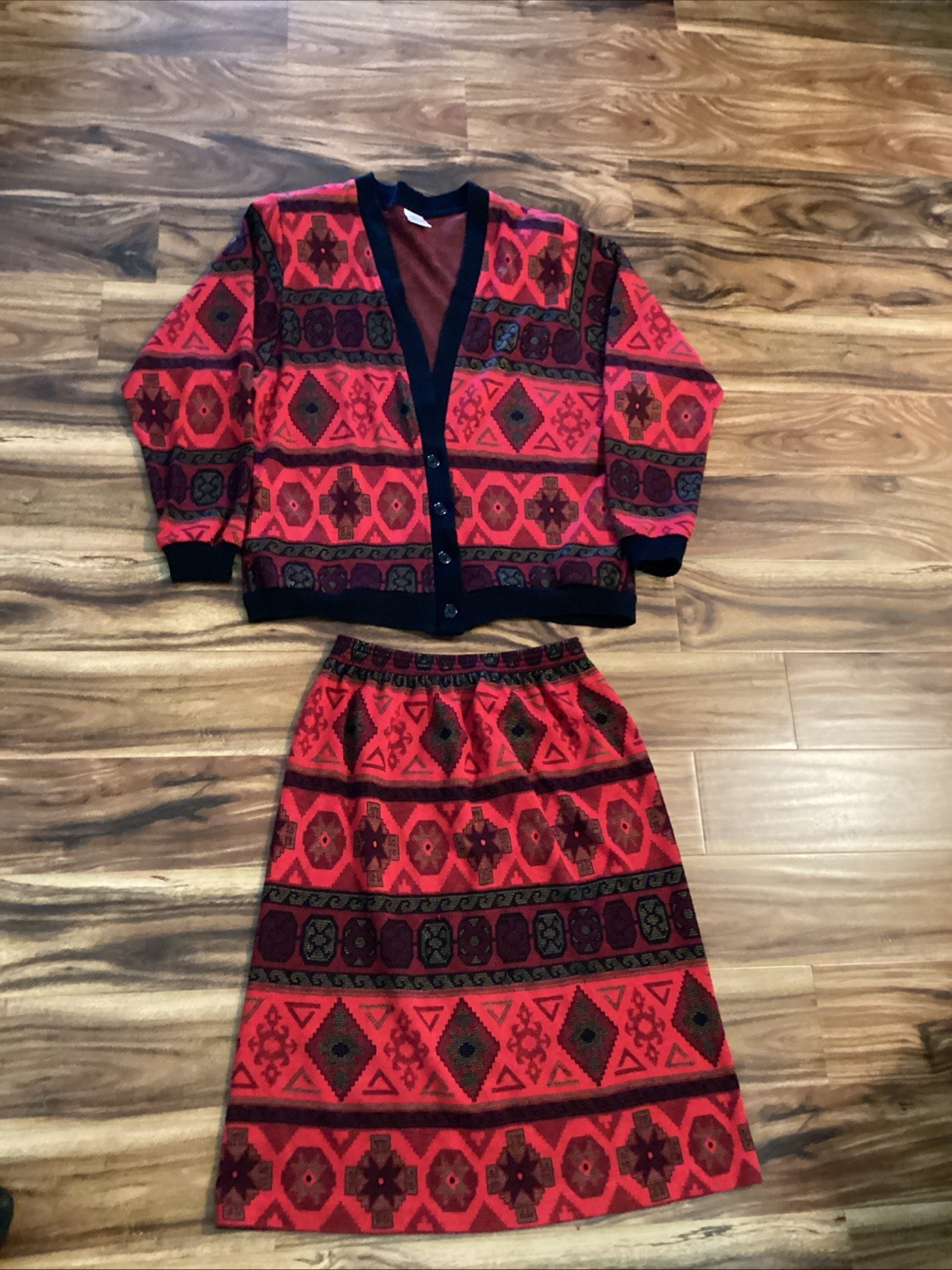 Vintage Graff Californiawear Pattern Red Black Sweater Material Size S/M