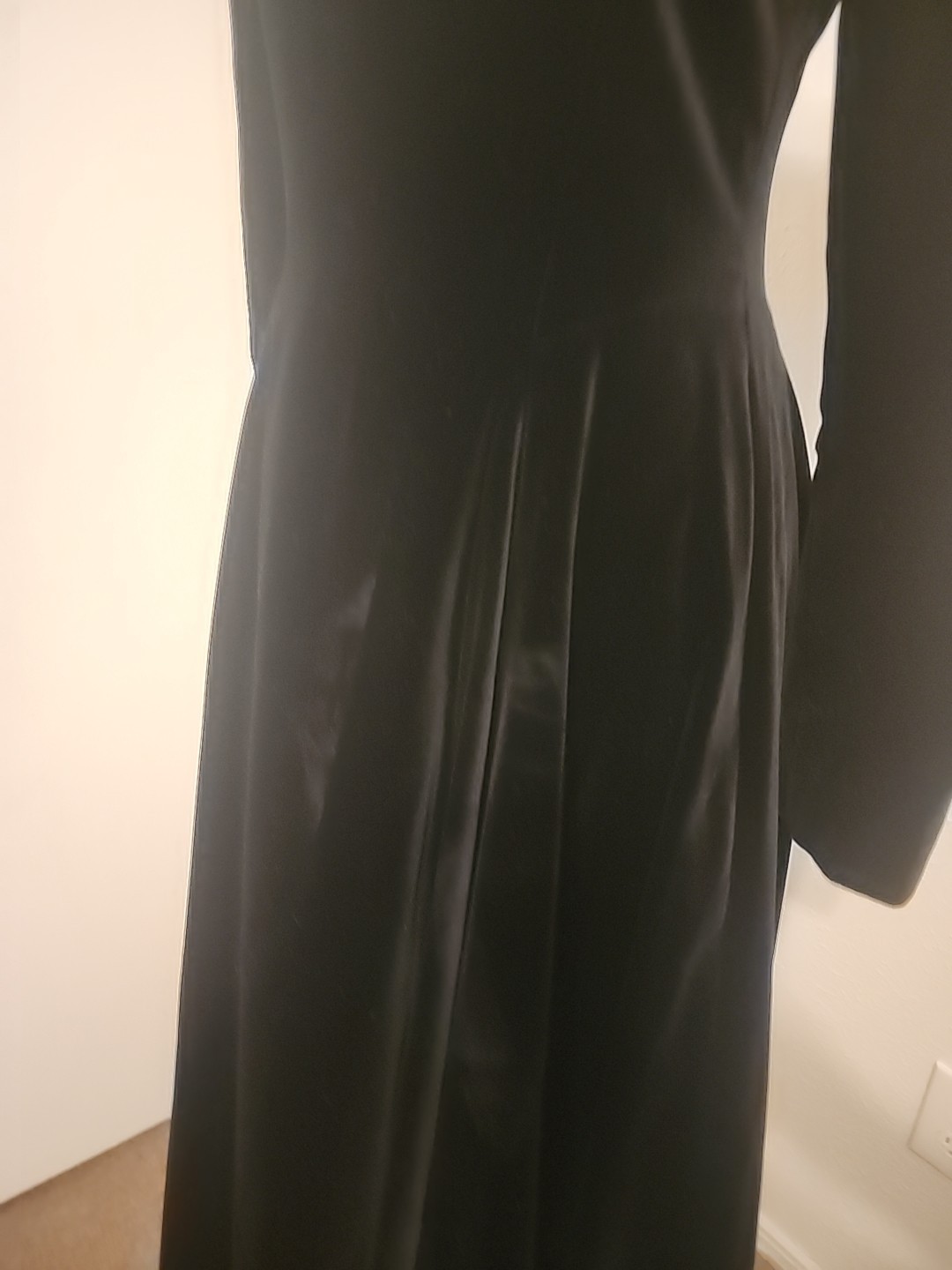 Vtg Laura Ashley Solid Black Velvet Victorian Sweetheart Neck Lined Dress Sz 4