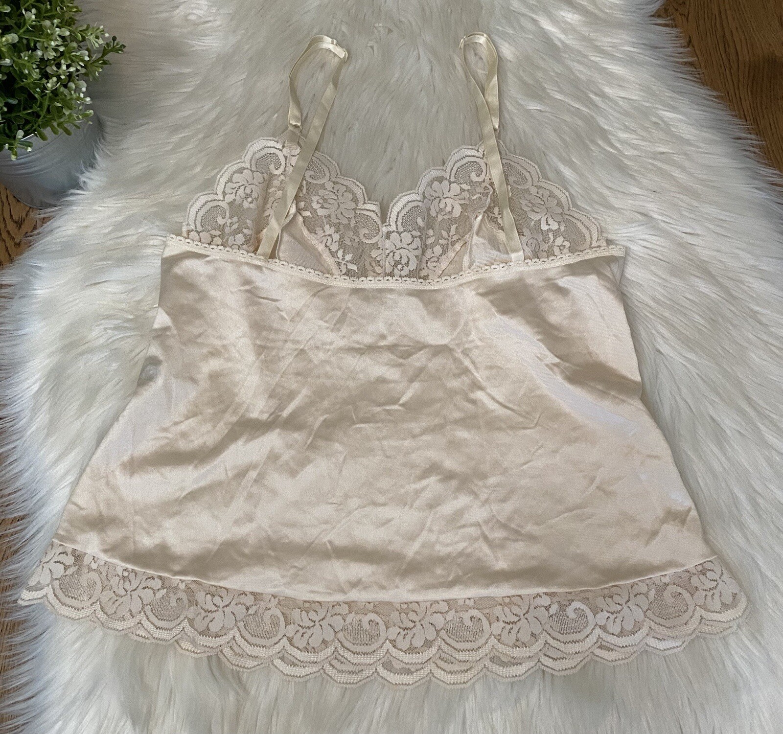 Vintage Maidenform Chantilly Lace Nylon Camisole Women&rsquo;s Cream Ivory Sz 34 USA