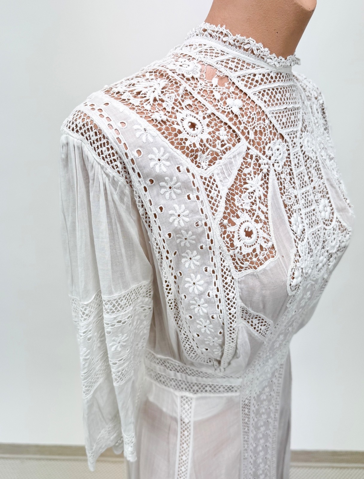 Antique Victorian Edwardian White lace Embroidered Cotton Tea Dress two piece
