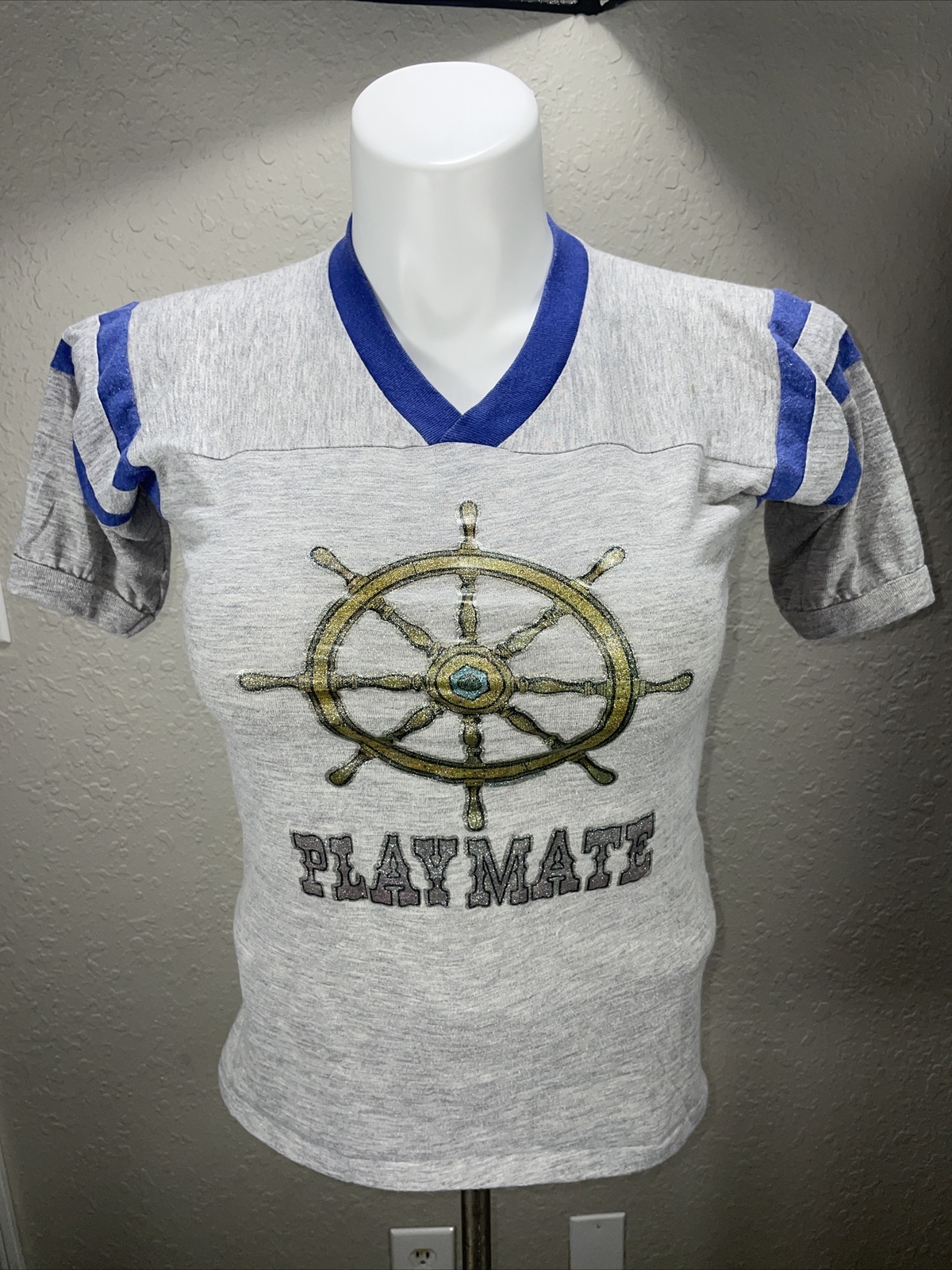 Vintage 80s Iron On Glitter Ship Captain&rsquo;s « Play Mate » 3/4 Sleeve Women&rsquo;s Shirt