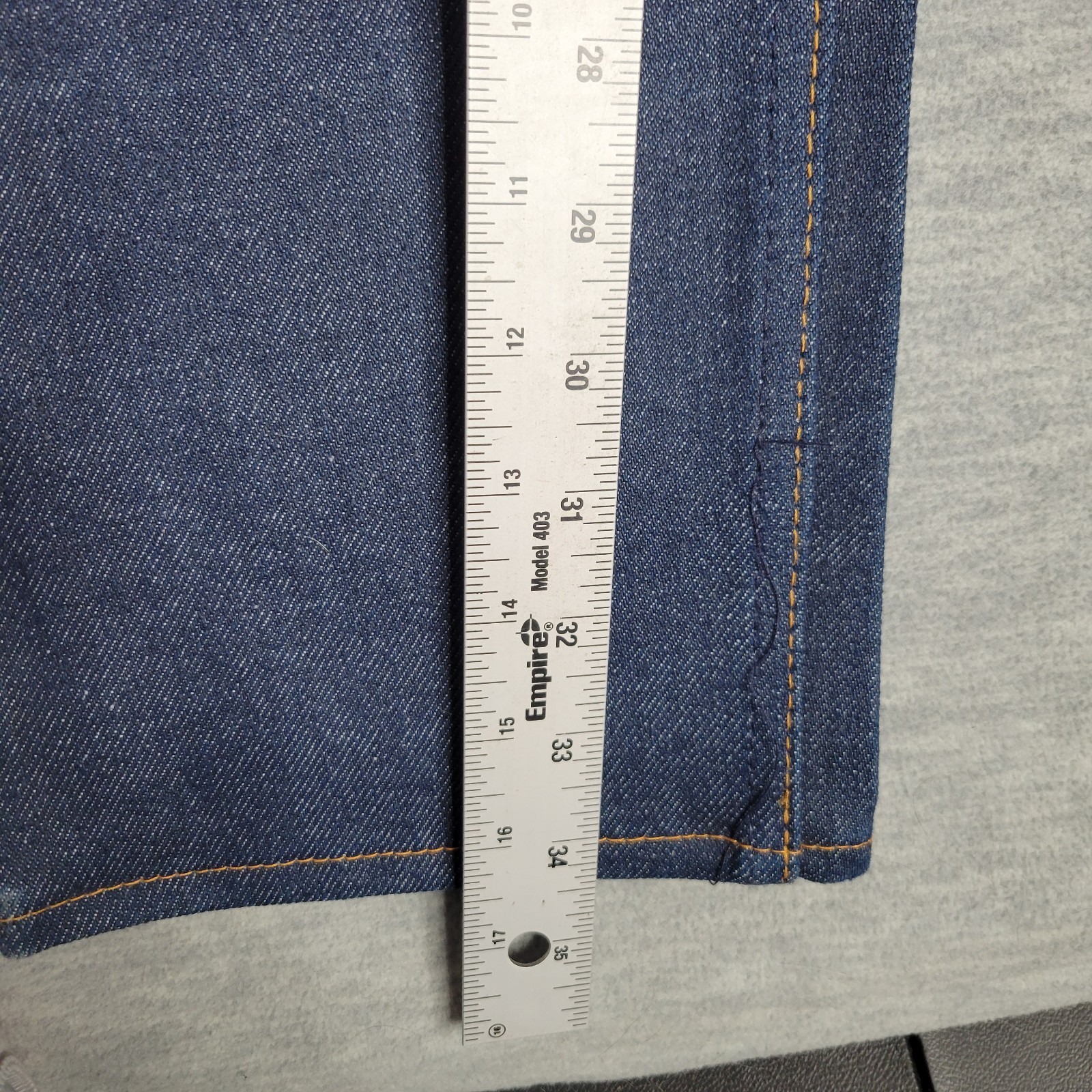 VTG 80s Levis Student Jeans Size 26×34 Made In USA Sample Pair SEE DESCRIPTION