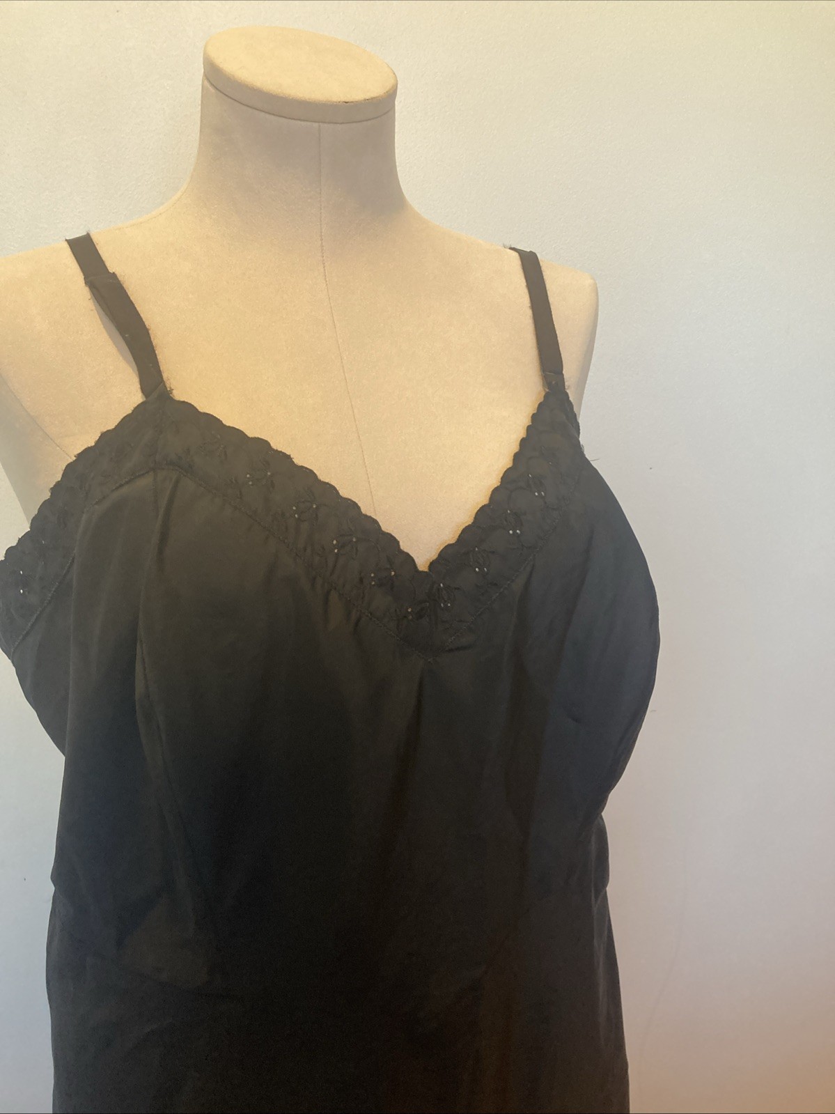 Vintage 50’s Ariel Barbizon full slip black size bust 44&Prime;