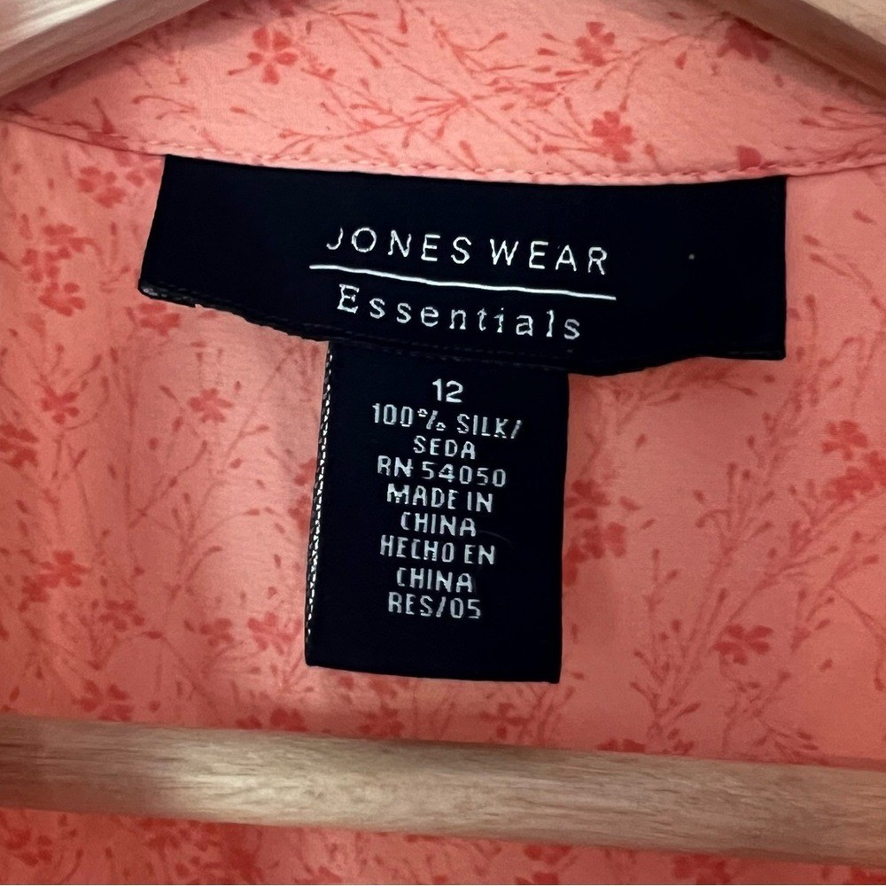 Jones Wear Essentials 100% Pure Silk Vintage Sleeveless Collared Button Peach 🍑