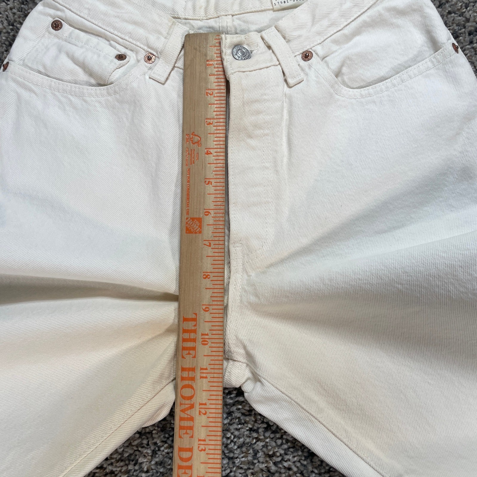 Vintage Levis 501 Women&rsquo;s 24×32 Jeans USA Made White High Waisted Tapered Leg