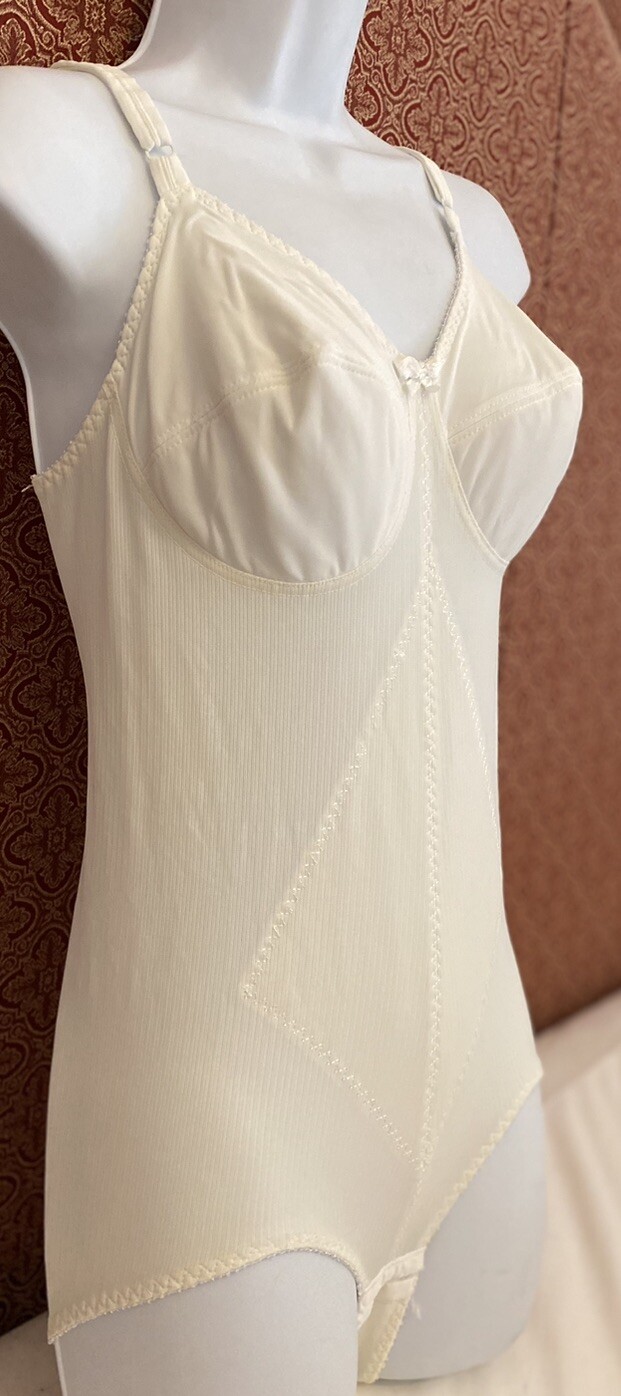 Vintage Montgomery Ward White Nylon One Piece Shaper Style 40C