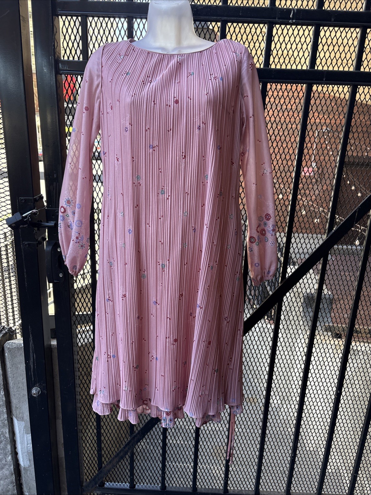 Gorgeous Hal Ferman belted and Pleated Pink Frock Vintage, Flowy, Classic 60s 💖