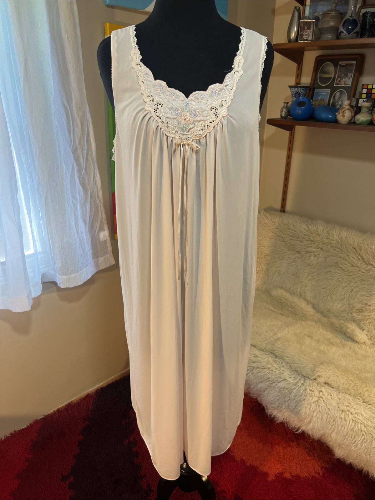 Vtg Lorraine Silky Nylon Soft Pink Nightgown Embroidered Lace Trim USA Large