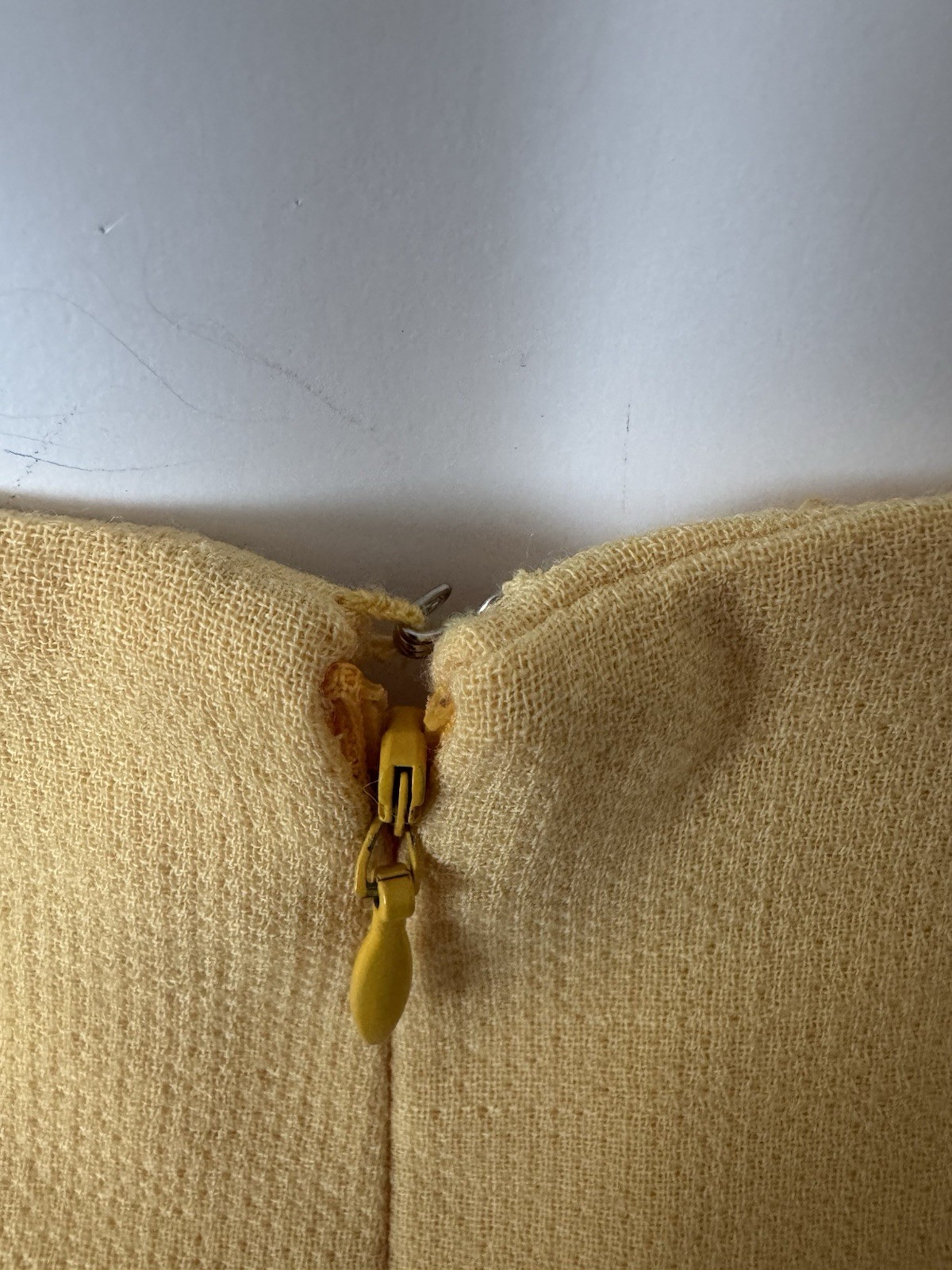 VTG Gianni Versace Couture Yellow Wool Pencil Skirt Size 42 / 8 Freshly DryCln’d