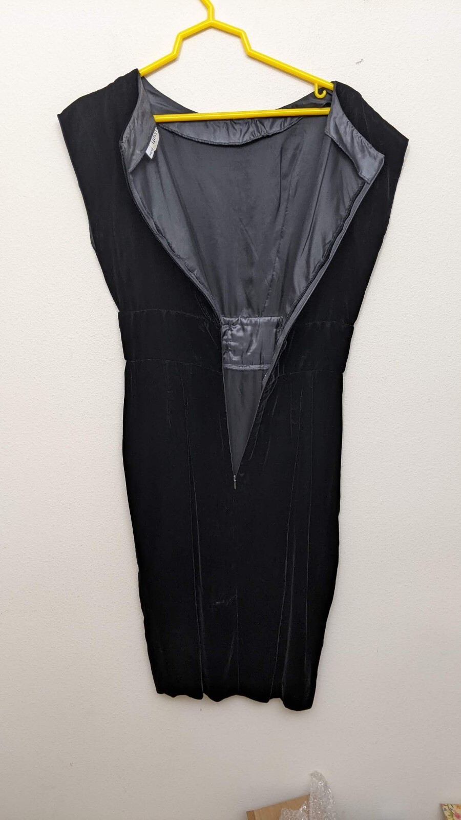 Vintage Solid Black Velvet Lloyd Williams Pencil Dress Small 6 Lined Sleeveless