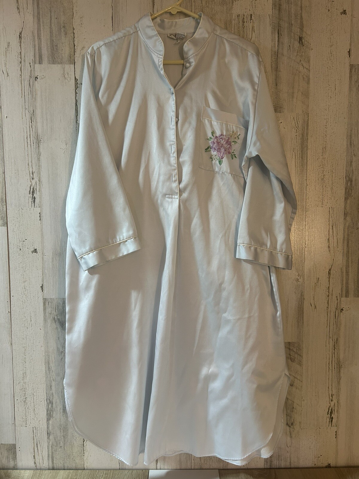 Vintage L Miss Elaine Powder Blue BUTTER SOFT Nylon Robe for nightgown