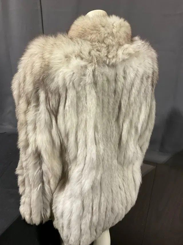 Vintage Saga Fox Fur Jacket, Silver tone Fur, 32h x 17w inches, size D40 F42