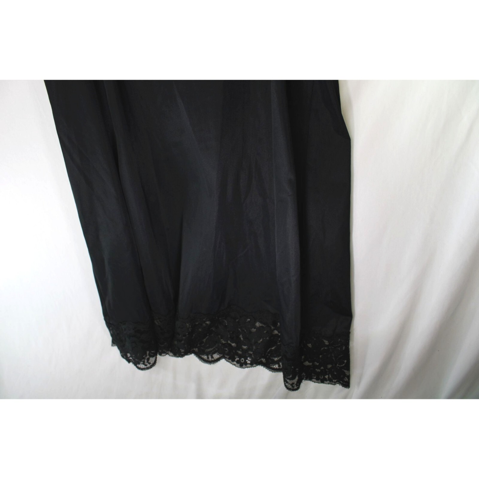 Vanity Fair Full Slip Black Nylon Size 35 Small Vintage Adjustable Straps 90222