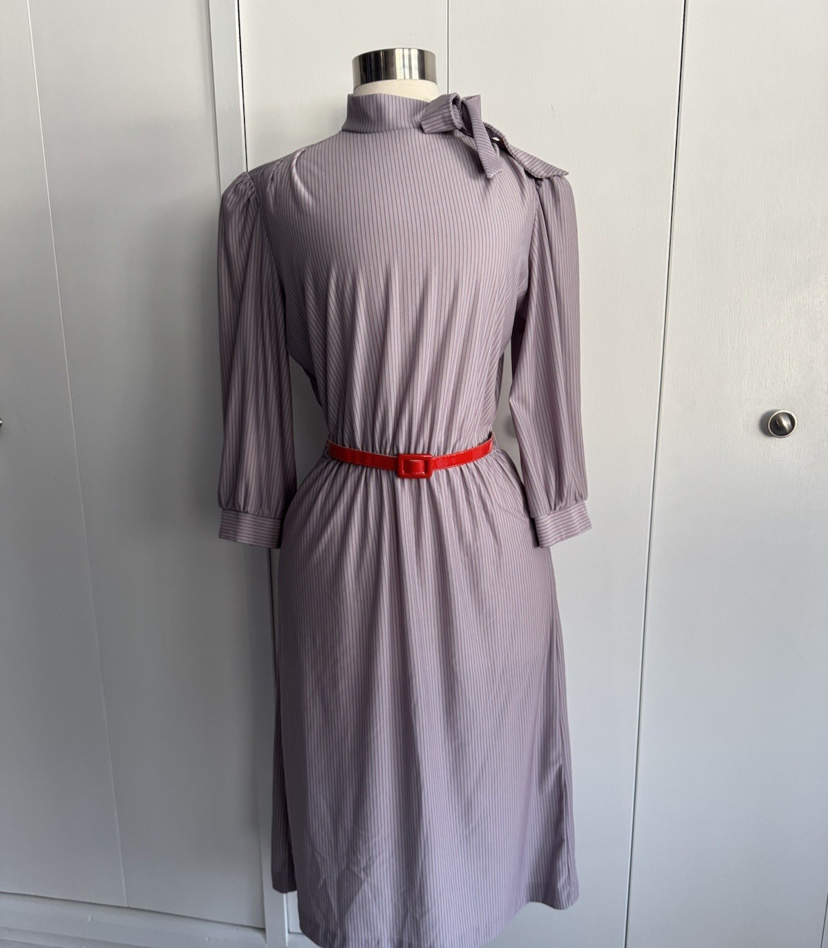 Vintage 1970’s Gray and Red Dress Bow Collar Belted Waist Career Party Dancing
