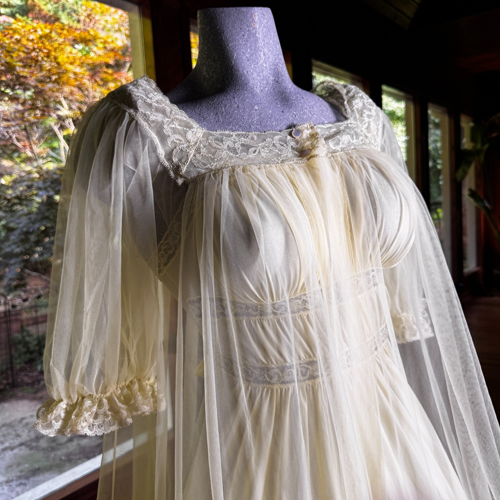 Vintage 50s 60s Yellow Lace Babydoll Nightgown & Peignoir Set Vanity Fair Small