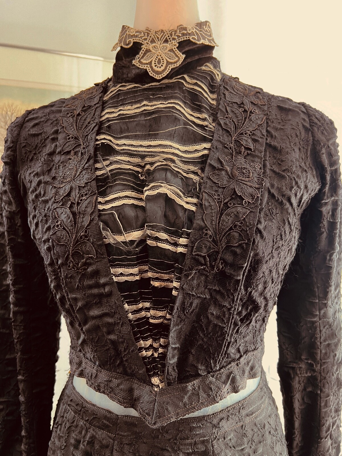 Antique Victorian Black Silk Brocatelle Walking Morning Suit C. 1870 ZZ062