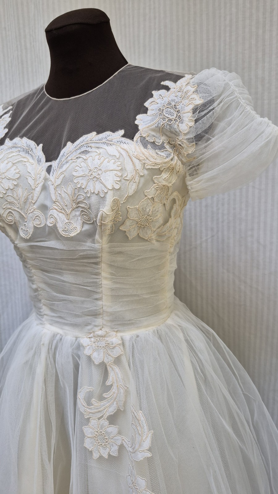 Vintage 1940/50s Ivory Tulle Netting Dress by SMARTWEAR EMMA LANGE – Size XS/S