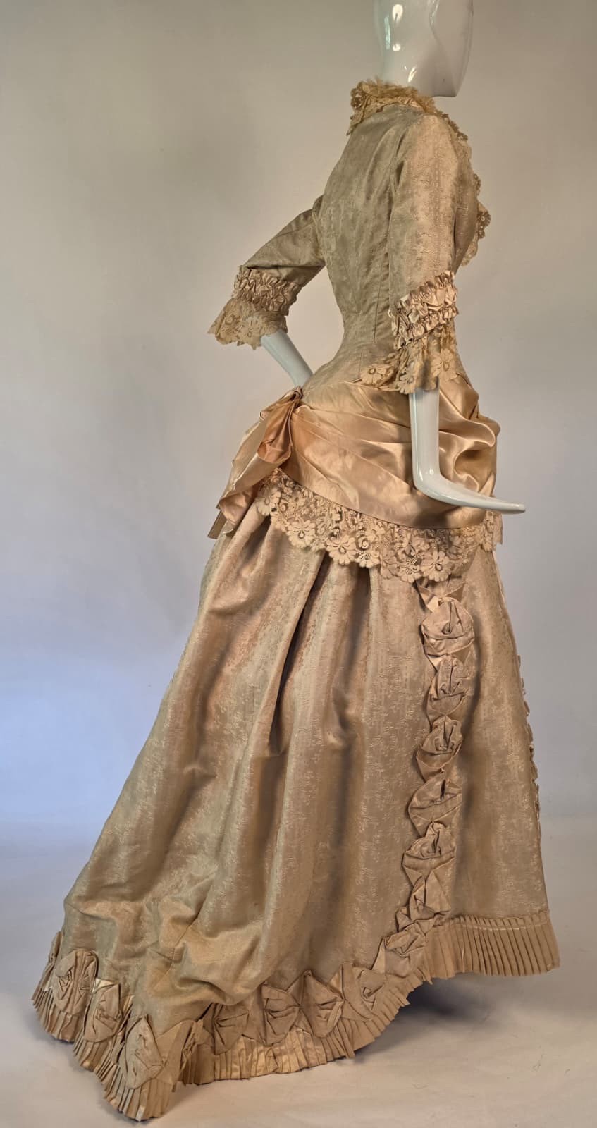 VICTORIAN 1880’S FIGURED SILK + SATIN BUSTLE DRESS W POLONAISE SIDES + TRAIN