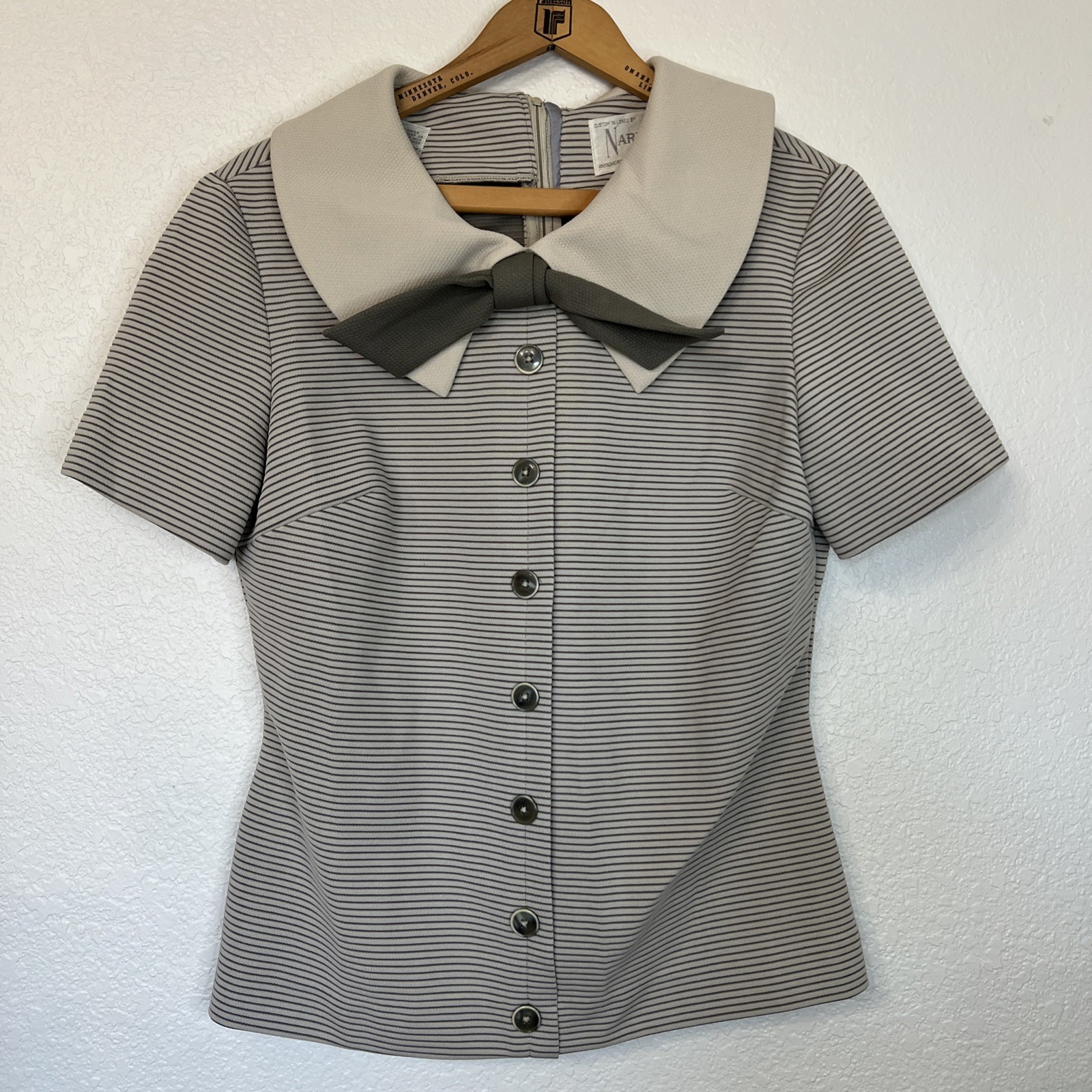 Vtg Nardis Of Dalla Custom Tailored Large Collar Bow Striped Buttons Fun