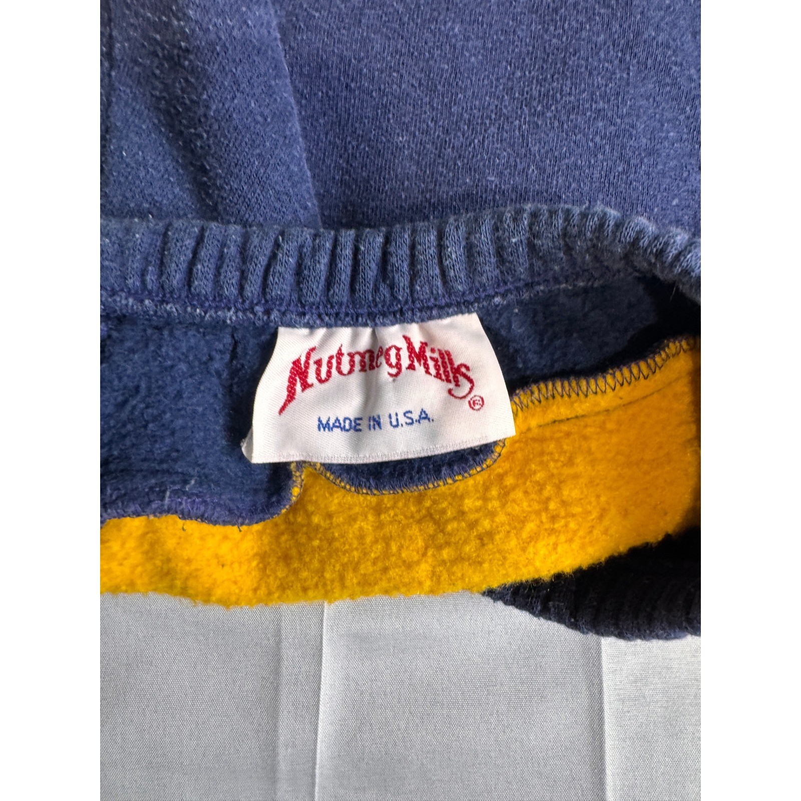 Vintage Nutmeg Mills Notre Dame Fighting Irish Fleece Shorts Navy Gold USA Made