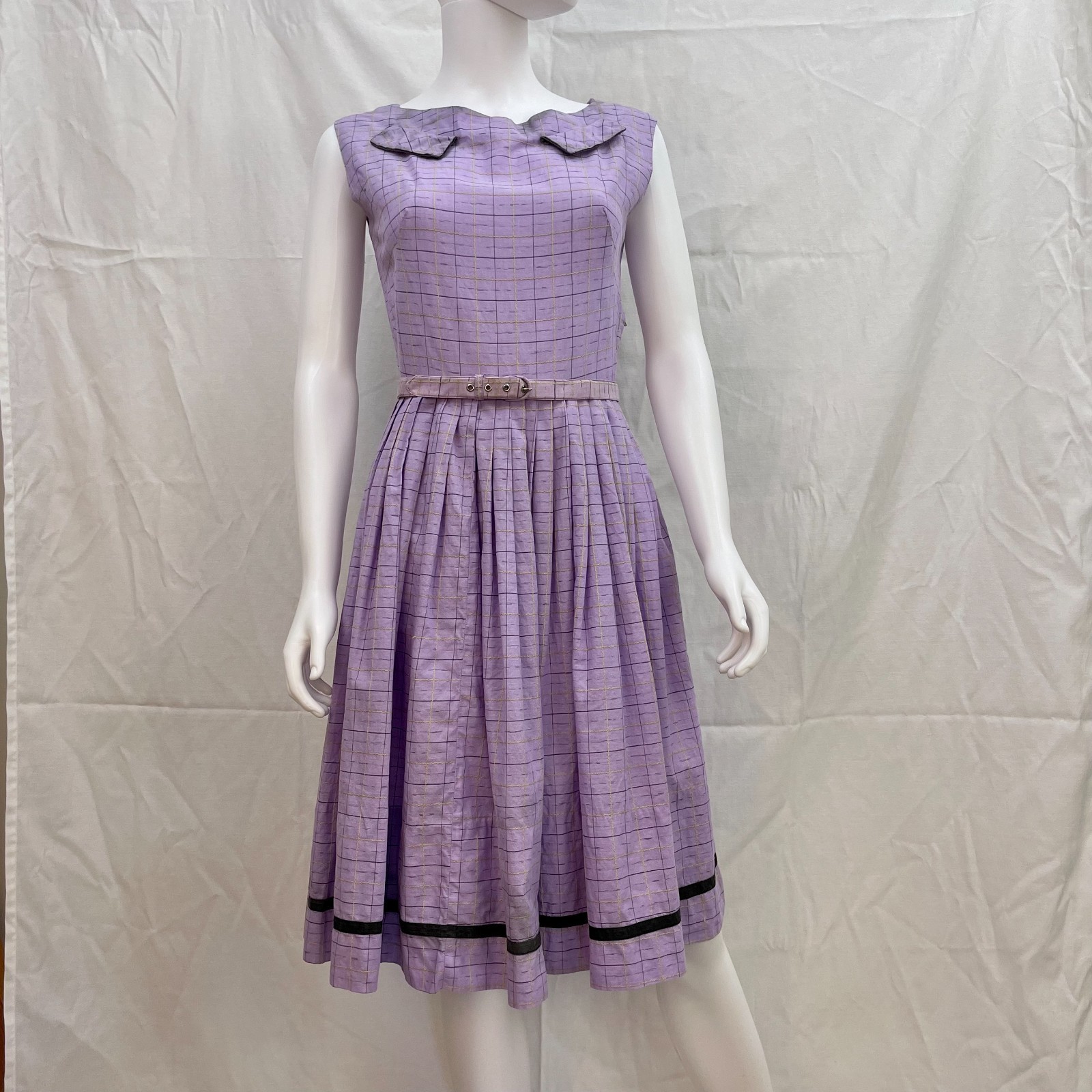 Vintage 1950s 1960s Mid Length Pleated Day Dress