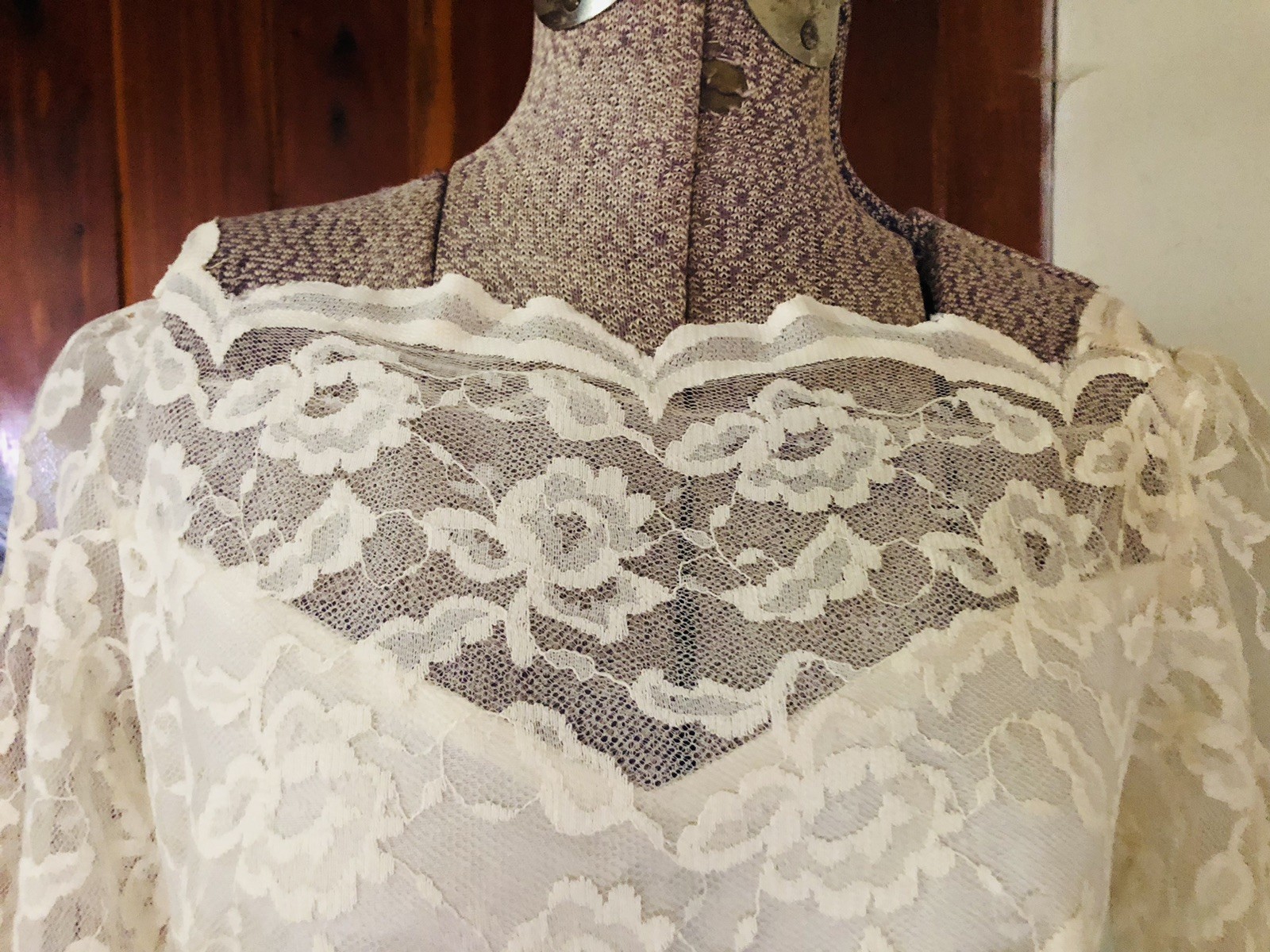 Vintage 1950’s Lace And Tulle Crème Puff Wedding Gown Dress 34-26-60