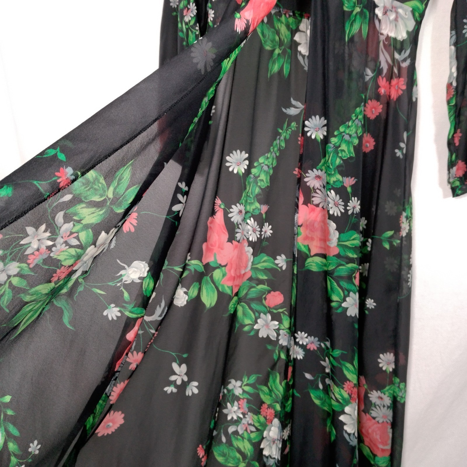 Vintage 1970s Sheer Dress Robe Size 5-6 Black Daisy Floral Hippie Boho