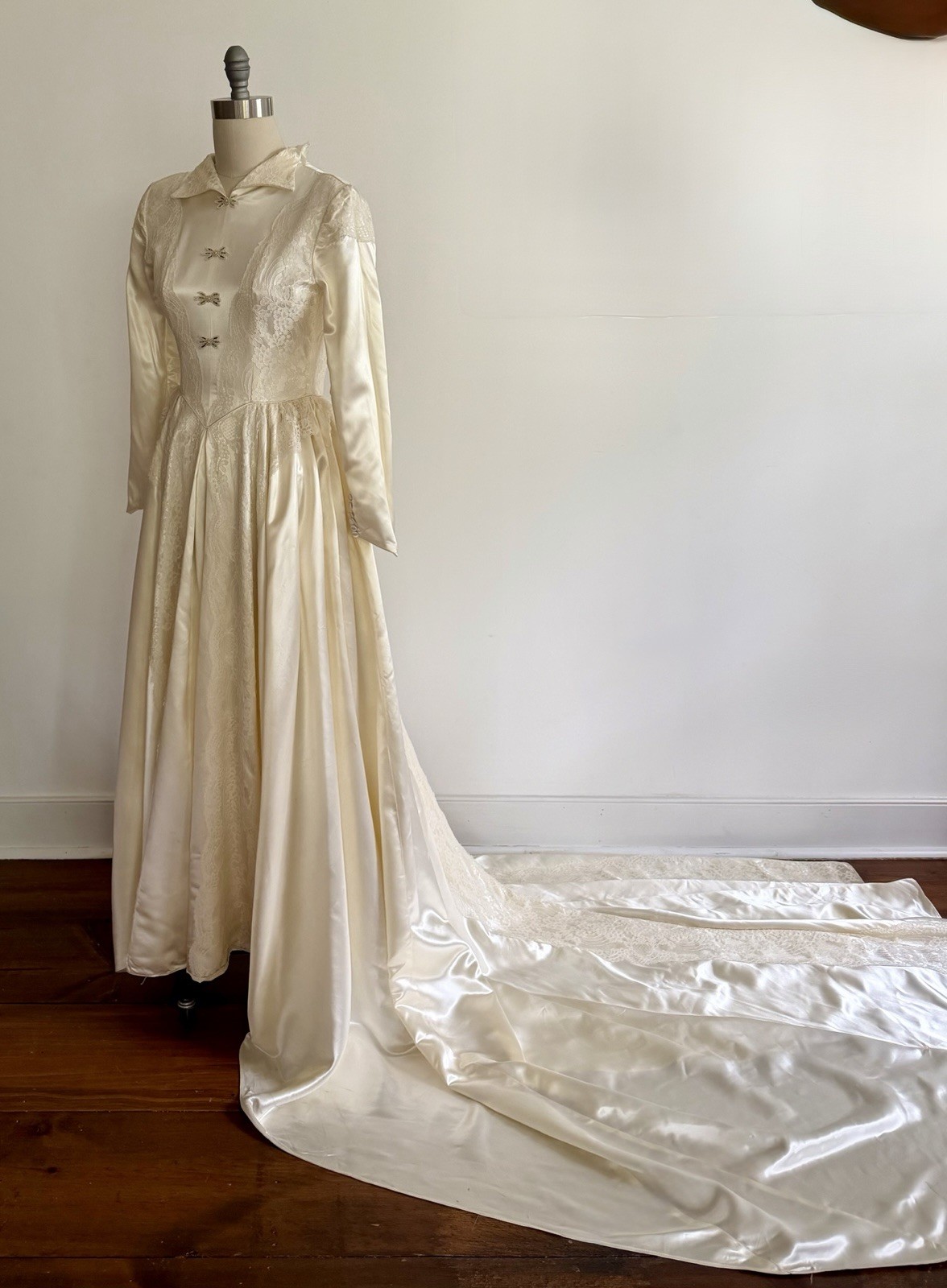Vintage 1940s Wedding Dress, Liquid Satin,Ivory, Long Dramatic Train, Lace